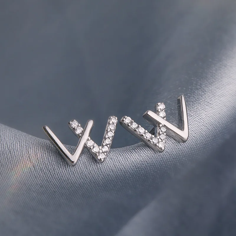 Серьги-гвоздики циркон с принтом в виде буквы W для женщин Корейском стиле Модные
