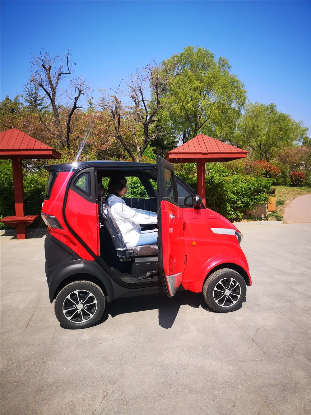Enclosed Heated/Air Conditioned Electric Mobility Scooter