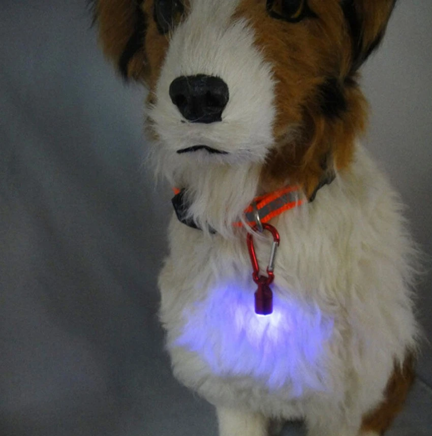 1PC Mini LED Pet Dog Collar Pendant Flashing Night Light Pet Safety Pendant Pet Supplies Accessories Portable Keyring Flash Toy