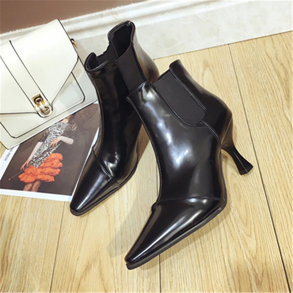 

Pointed stiletto Martin boots Ms. 2018 autumn and winter new Korean high-heeled elastic boots elegant wild Women's short boots