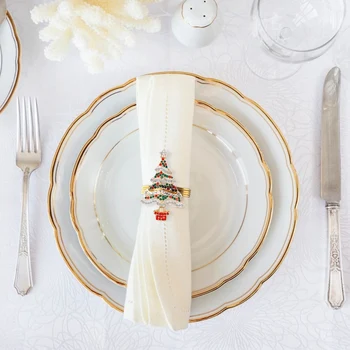 

6PCS Metal Christmas Tree Napkin Rings Painted Diamonds Ring Wedding Banquet Hotel Table Desk Supplies Circle Decoration Gifts