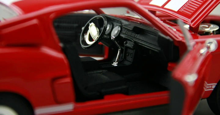 Изысканная 1:18 1968 500kr винтажная модель автомобиля коллекция из красного сплава модель двери может быть открывается