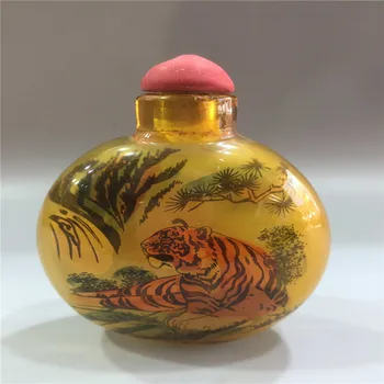 

Chinese glass built-in painting snuff bottle Tiger pattern