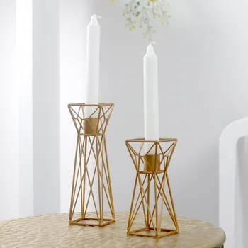 

Art Single-head Candlestick Romantic Candlelight Dinner Props Gold Wedding Candlestick Ornaments Wedding Candelabra