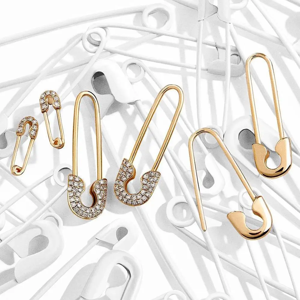 

Dvacaman Luisa Diamond Safety Pin Earrings Crystal Maxi Letter Women Dangle Drop Earrings Rock Party Fashion Accessories Gift