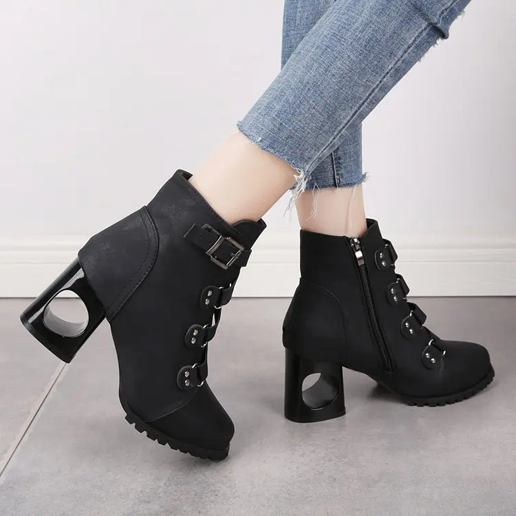 Martin boots women's thick heel winter new large size high heel belt buckle rivet short boots explosion models women's shoes.