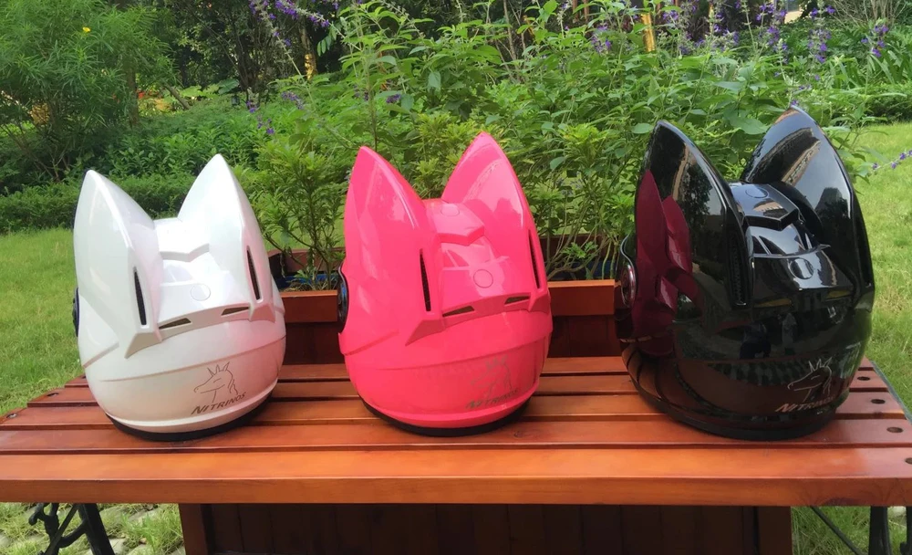 Шлем мотоциклетный kbc. Шлем с ушками для мотоцикла женский. Hnj шлем. Мотошлем nitrinos с ушками. Шлем неко нитринос.