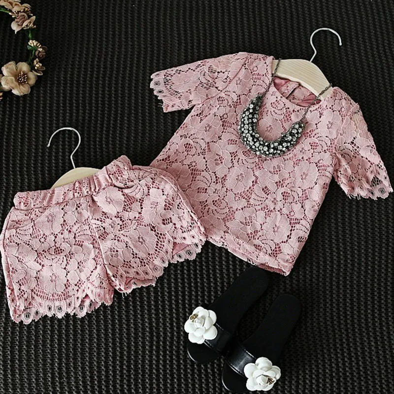 

Girls Suit 2019 Summer New Girls Pink Lace Short-sleeved Shirt and Shorts Two-piece Suit Christmas Outfit (without Necklace)