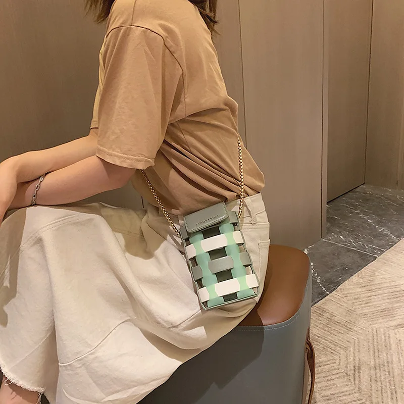 

2019 New Style Weaving Fashion Hollow out Contrast Color Square Sling Bag Mobile Phone Bag Shoulder Bag lian tiao wang Red Leisu