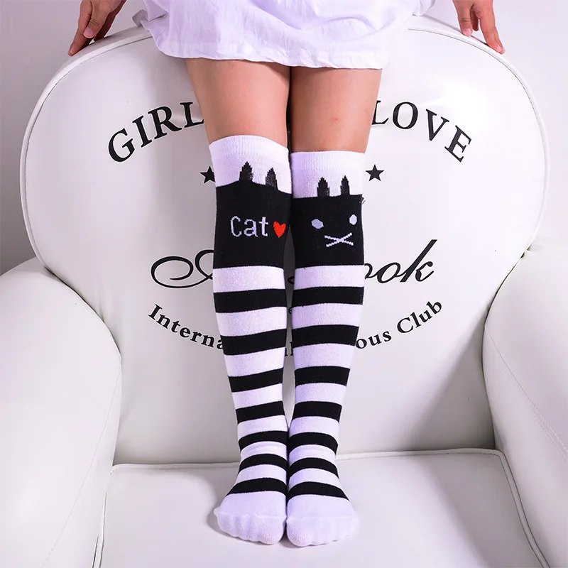Весенне осеннее хлопковое с мультяшным котом для девочек полосатые гольфы