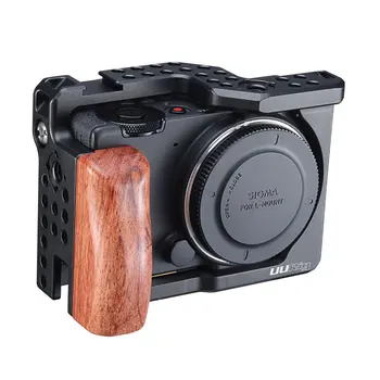 

UURig Sigma FP Metal Cage Wooden Handle Vlog Camera Cage with Cold Shoe 1/4 Screw for Microphone LED Light Magic Arm