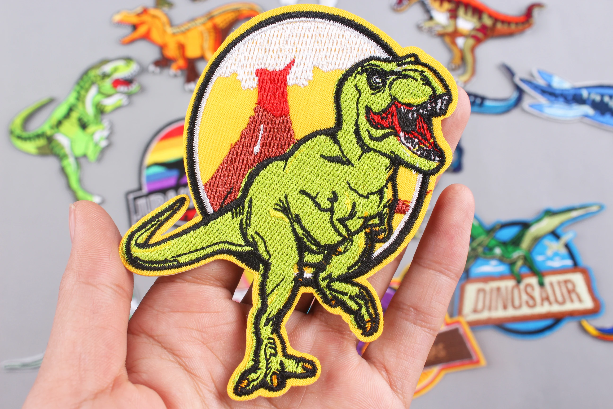 

Patches Ironing Applications For Clothes Stickers On Backpack Fabric Apparel Garment Jeans Decal Embroidered Patch