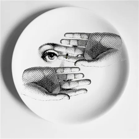 Фарфоровая тарелка Fornasetti для подвешивания на стену, персонализированная декоративная тарелка, держатель, коллекционная художественная тарелка из костяного фарфора, украшение на стену, подарок