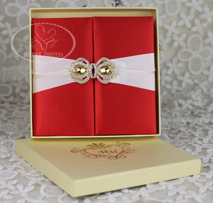 HI2003-109 Custom Red Silk Folder Wedding Invitation with Gold Foiling Printing & Gold Crown Booch Made in China More Colors Available