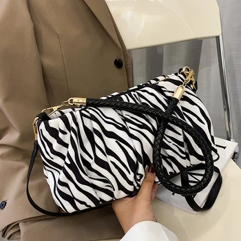 

French Niche Sense of Quality Small Bag Style Crossbody Small Square Bag New Fashion Popular All-match Hong Kong Shoulder Bags