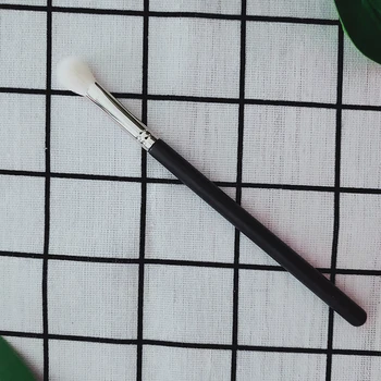 

1Pcs Fashion High Quality Eye Makeup Brush Eyeshadow Shadow Brush Eye Patch Copper Tube Art Set Pen Professional Makeup Tool