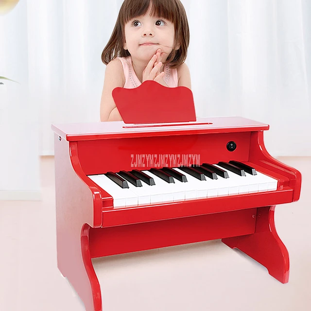 Antigo Piano infantil em madeira - MAMÃE EU QUERO - Todas as teclas