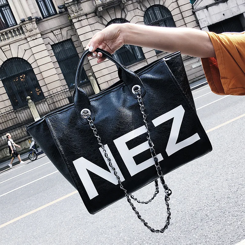 

2019 new fashion Korean alphabet tote bag shoulder diagonal portable women's bag chain bag
