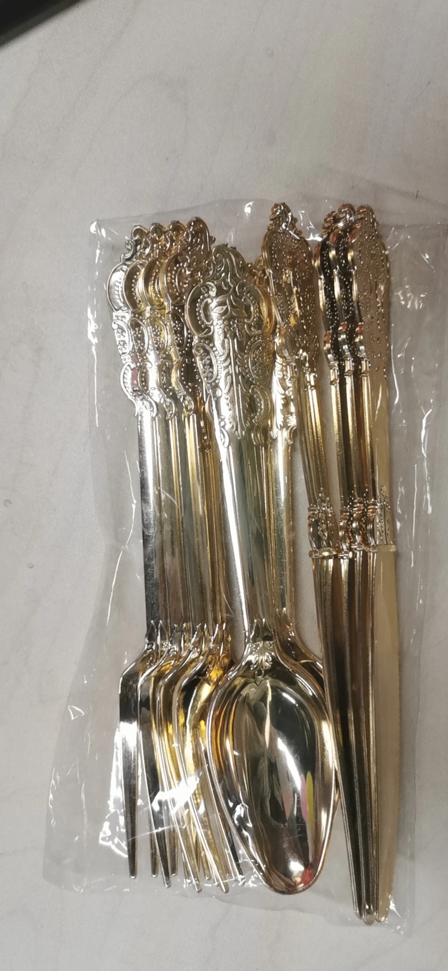 12pcs 4sets Disposable Colorful Plastic Cutlery Tableware Sets 4 Knives 4 Spoons 4 Forks Wedding Birthday Party Dinnerware Eco 12pcs 4sets Disposable Colorful Plastic Cutlery Tableware Sets 4 Knives 4 Spoons 4 Forks Wedding Birthday Party Dinnerware Eco