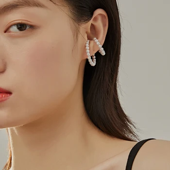 

2020 Trendy Women Pearl Ear Cuff Pearl Clip Earrings No Piercing Fake Cartilage Earringfor Women Minimalist Jewelry