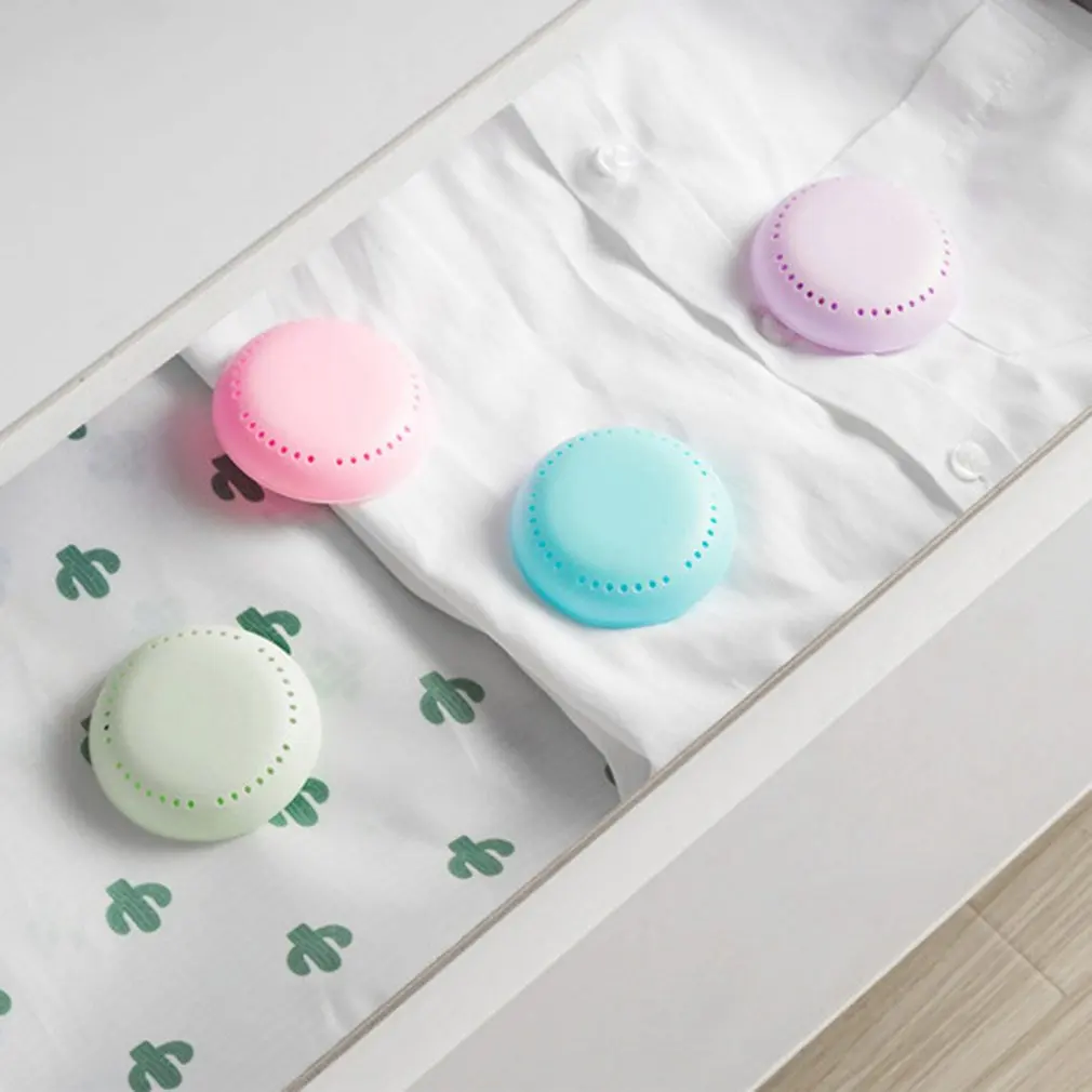 Paste Scented Petal-type candy Paste Aromatherapy Box Car with Creative car scent air freshener Car accessories