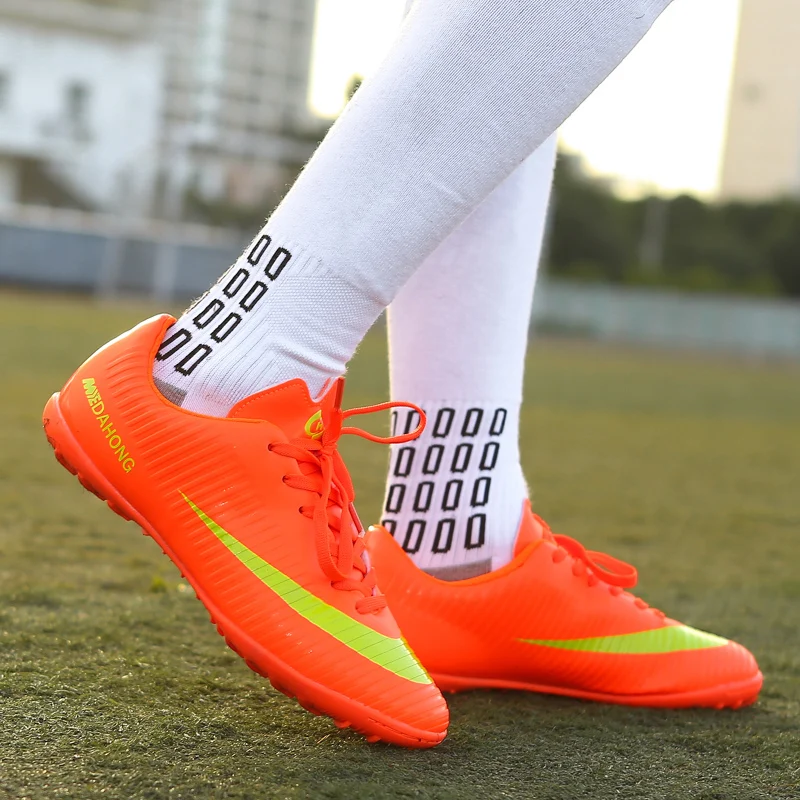 football shoes Professional Men Kids Turf Indoor Soccer Shoes Cleats Original Superfly Futsal Football Boots Sneakers Men Chaussure De Foot
