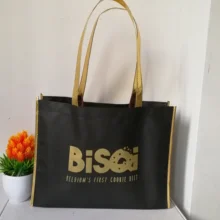 500 шт/партия Пользовательские золотые логотипы напечатаны с золотая ручка подобранные продуктовые рекламные и многоразовые нетканые хозяйственные сумки для tr