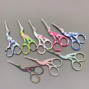 

1Pcs 9.2cm Floral Porcelain Pattern Embroidery Scissors Cross Stitch European Classic DIY Craft Tailoring Vintage Craft Scissors