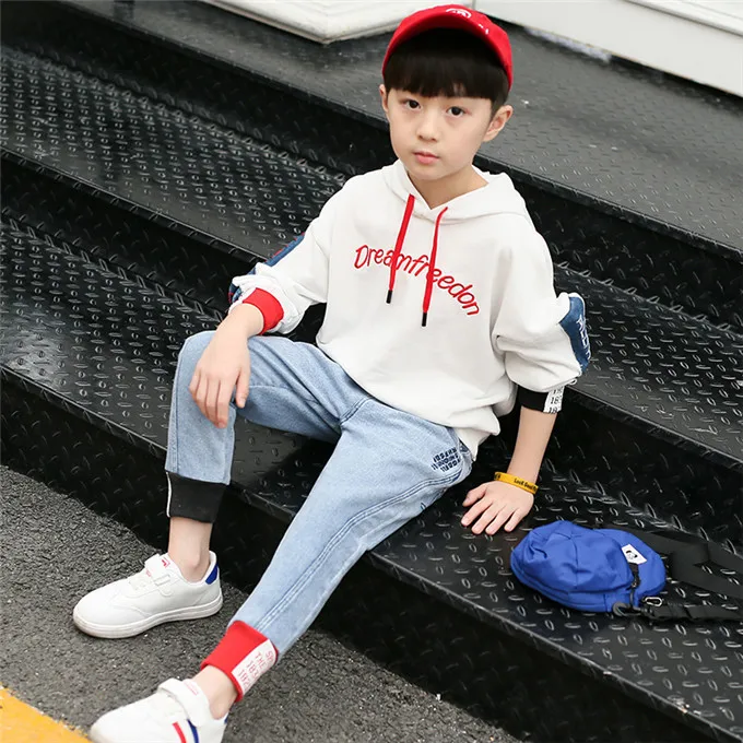 11596947627_1974348076