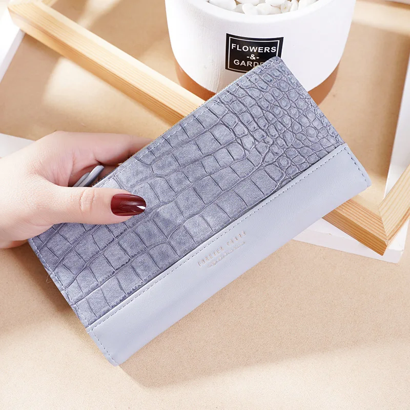 

2020 Korean version of the new women's wallet, long fashion crocodile pattern clutch, color matching multi-card slot thin wallet