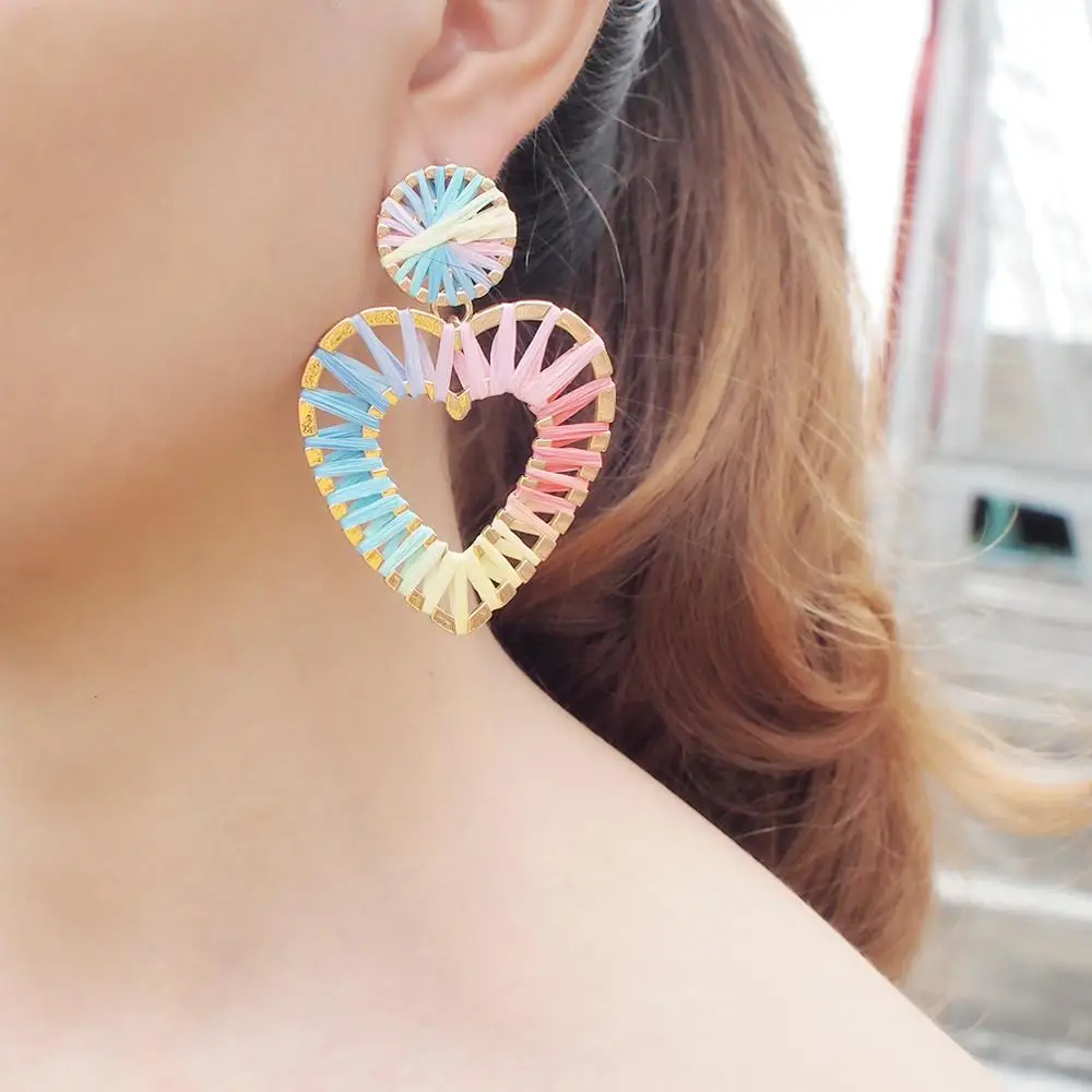 

MANILAI Multicolor Raffia Dangle Earring Bohemia Handmade Heart Straw Statement Earrings For Woman Jewelry