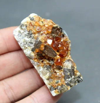 

100% natural Garnet minerals specimen stones and crystals healing crystals quartz gemstones