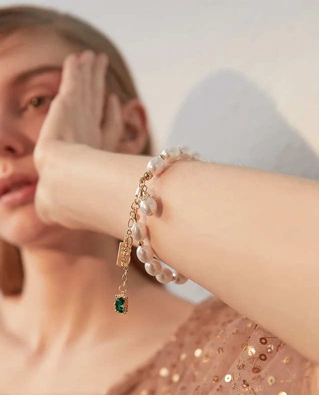 

2023 trend Faux Pearl vintage Unusual Bracelets on hand for women Pendant Excellent Fashion Jewelry