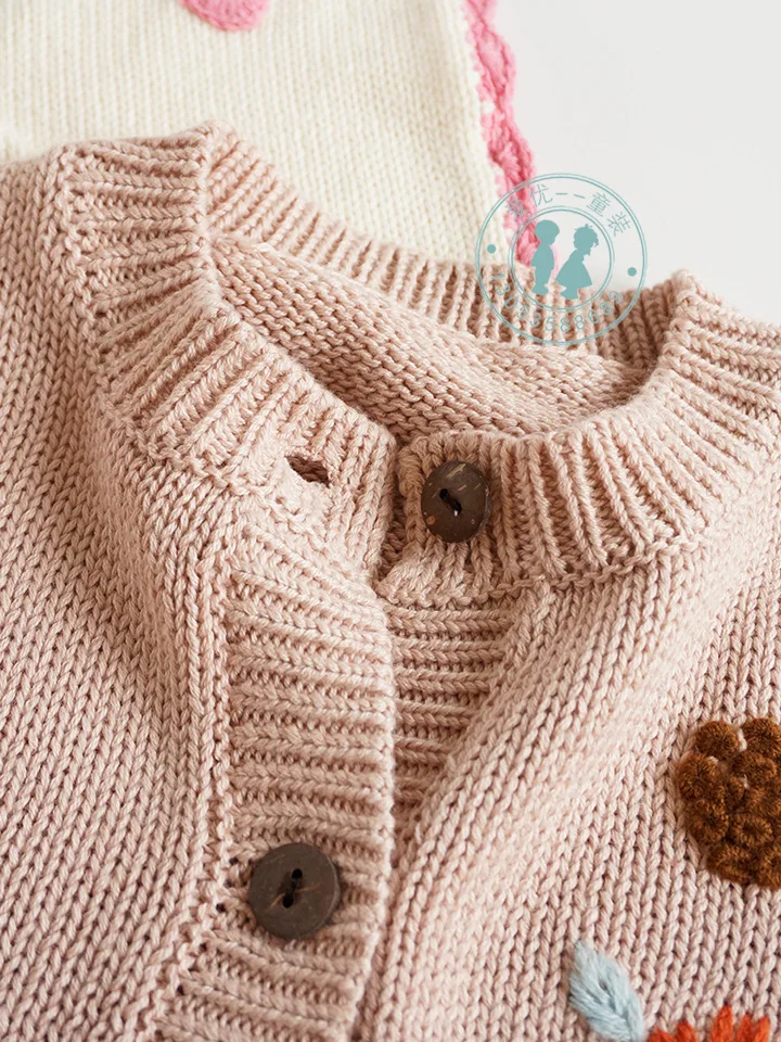 Кардиган для маленьких девочек; Модный качественный вязаный свитер с цветочным узором; Повседневная куртка для девочек; одежда для малышей; кардиган; осенние свитера для девочек