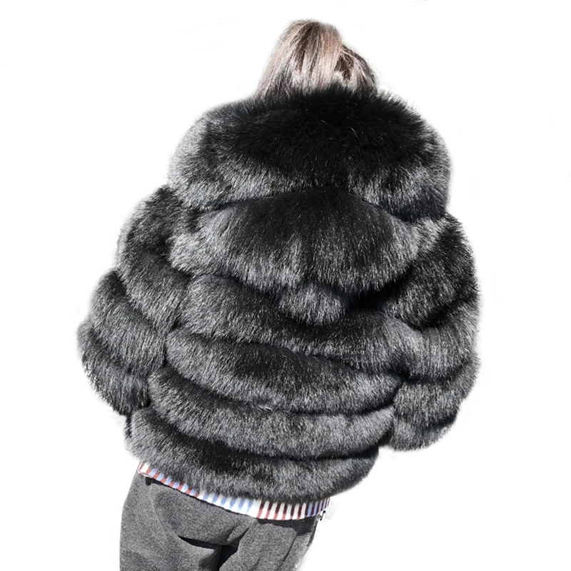 Женское пальто с капюшоном из натурального Лисьего меха зимнее короткое в