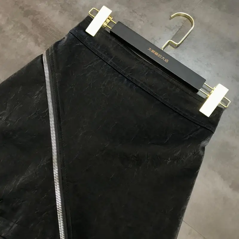 winter new oblique chain imitation leather texture package hip A word temperament skirt female
