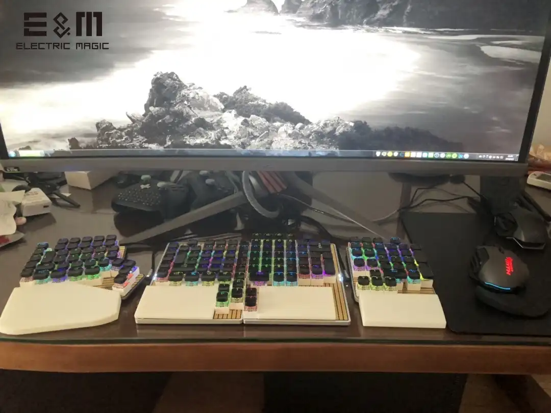 DK6 Mini Board Movable Split Keypad for Hot Swapable Magnetic Programmable RGB Backlight Mechanical Keyboard