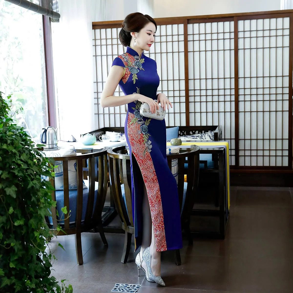 New Chinese Traditional Mandarin Collar Embroider Cheongsam Women Wedding Evening Party Dress Classic Button Qipao Novelty