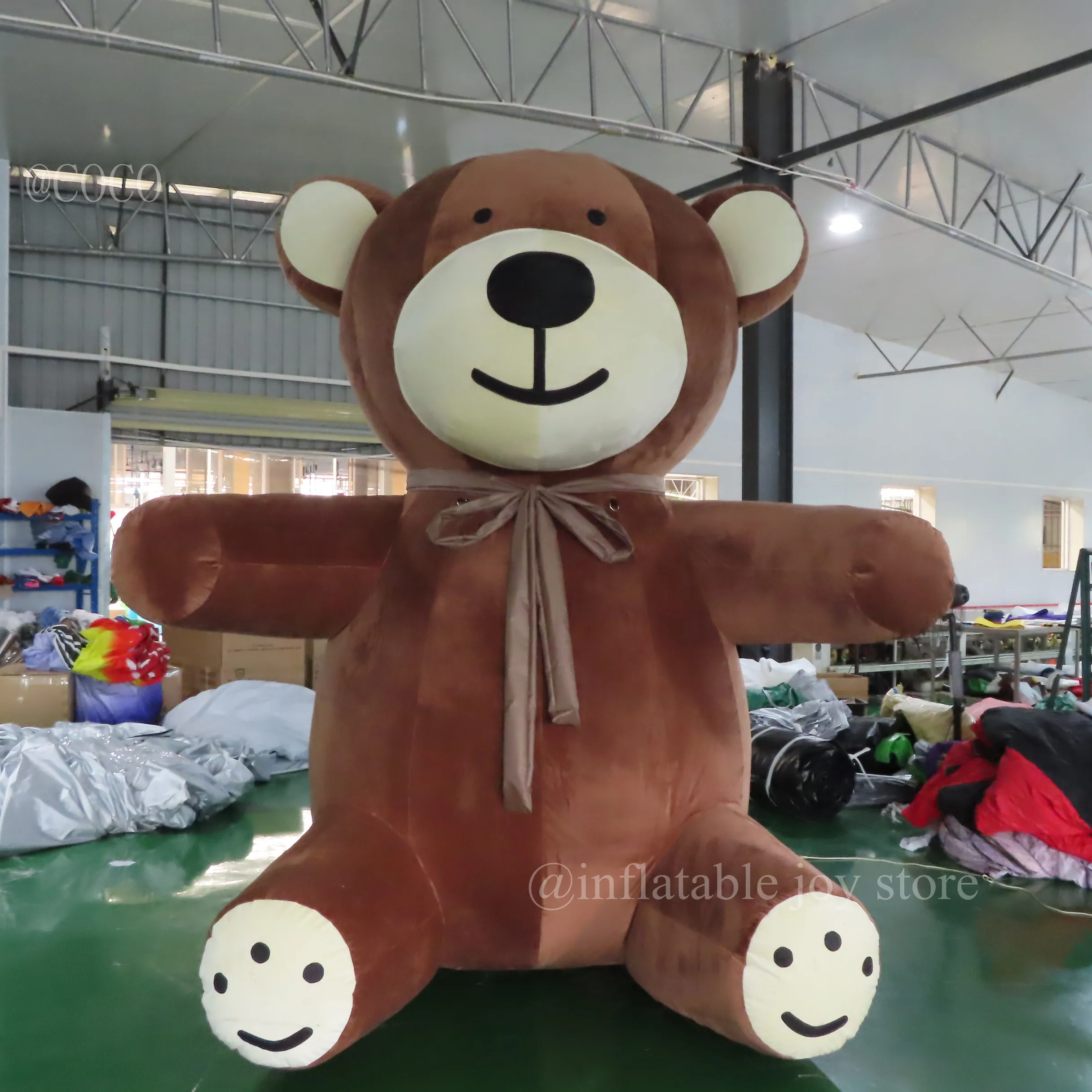 giant teddy bear 10ft
