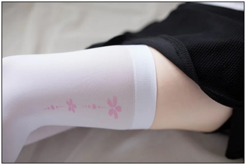 1Pairs/lot=2Pieces Printed Long Knee Socks Female Fashion Thigh Socks For Woman White Summer Socks Ladies