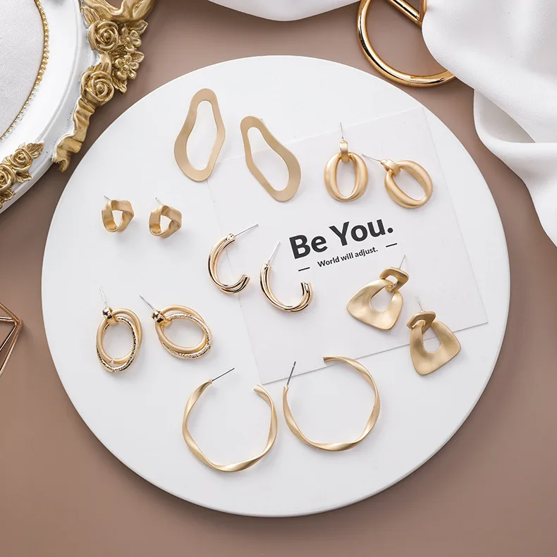 

New Simple Vintage Matte Gold Color Irregular Geometric Circle Earrings For Women Fashion Metallic Hoop Earrings Wholesale
