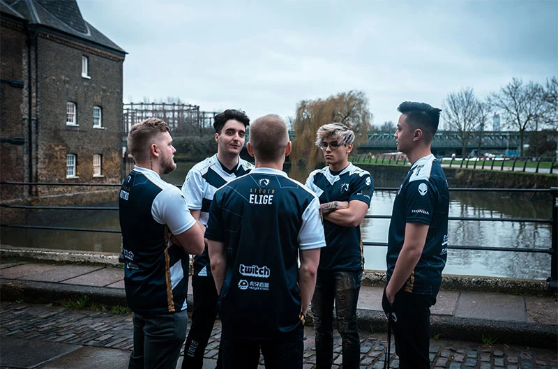 O1CN01FKEEmI28y375YHH1c_!!2621818000