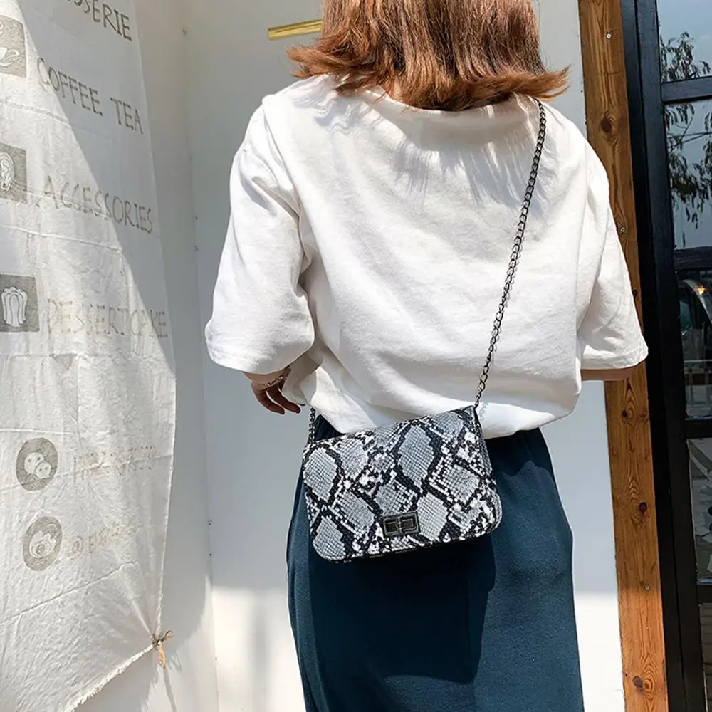

Serpentine Women Messenger Bag Small Square Shoulder Bags PU Leather Snake Print Chain Crossbody Bags For Women 2020 сђмка