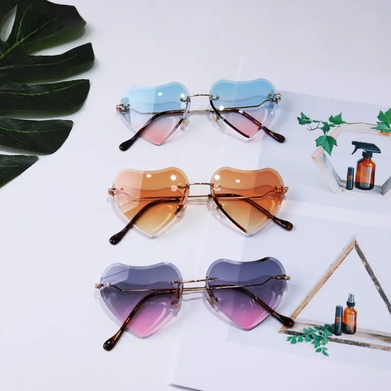 

2019 New Kids Rimless Sunglasses Girls Baby LOVE Heart Shape Sun Glasses Shades