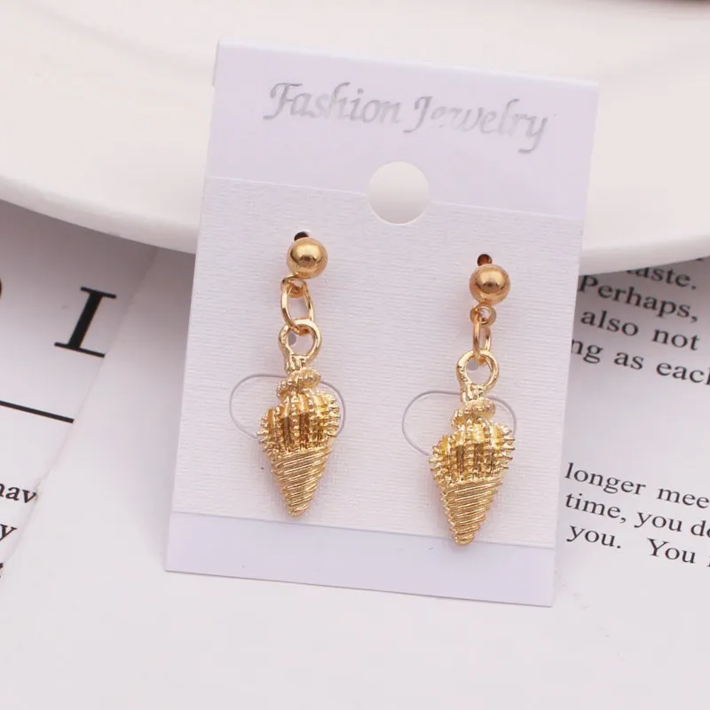 

EC879 2019 Bohemian new compact mini conch earrings girls simple temperament wild earrings golden leisure holiday ear jewelry