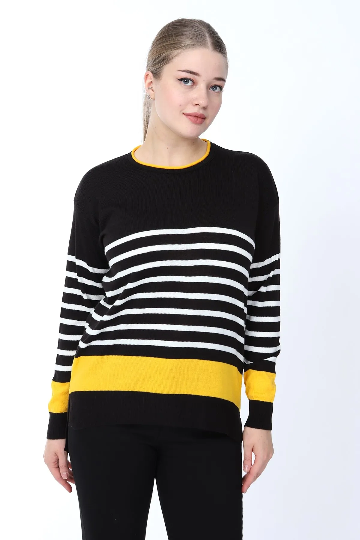 

Women's Long Sleeve Cartoon Pattern Sweater Blouse Black L2314