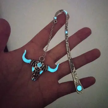 

Bull Bull Demon Domineering Cow Head Pendant Retro Luminous Bookmark Retro Metal Stars Moon Engraving Pattern Elegant Beautiful