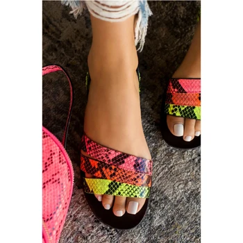 

Summer new open-toed flat women's sandals High quality handmade Fashion wild sexy snake-size plus size Female sandals 35-43
