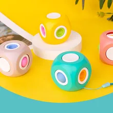 Cube magique en plastique pour enfants et adultes, 1 pièce, jouets de soulagement du Stress, de dessin animé amusant, jouets de décompression, mignon