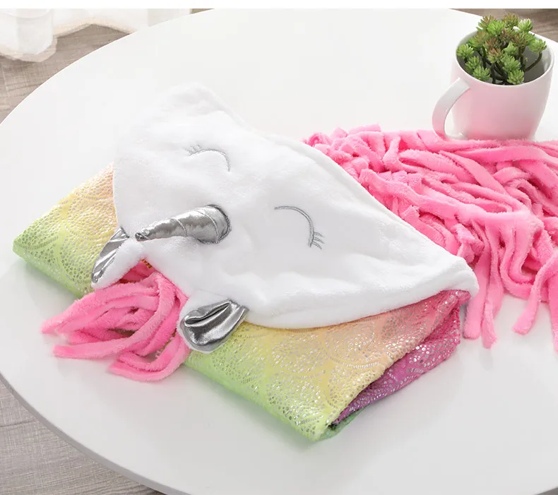 Одеяло Фланелевое с капюшоном и золотым тиснением|Одеяла| |